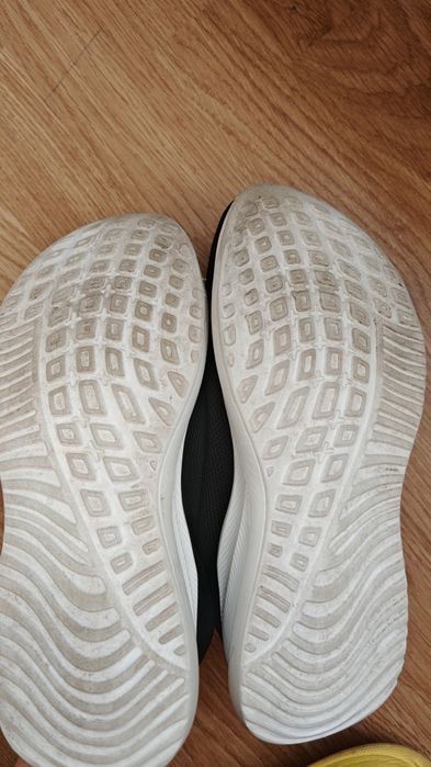 Кроссовки на подростка 38 р