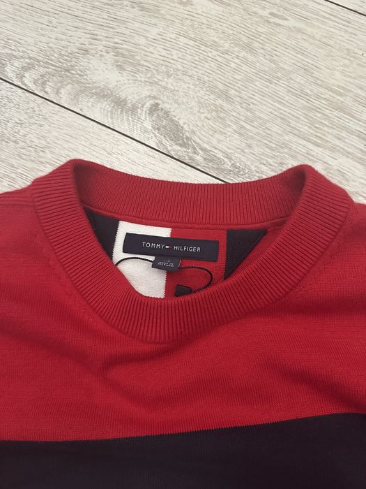 Оригинальный свитер tommy hilfiger красный