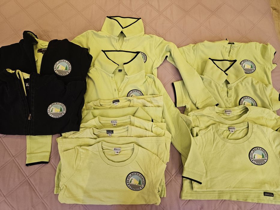 Униформи на Бонита, размери 116 и 122