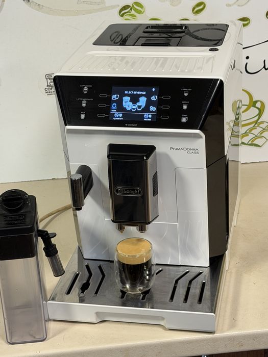 Кафемашина кафе автомат delonghi Primadonna CLASS с гаранция