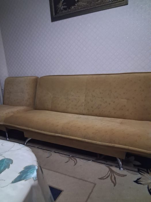 Диван раскладной с двумя креслами