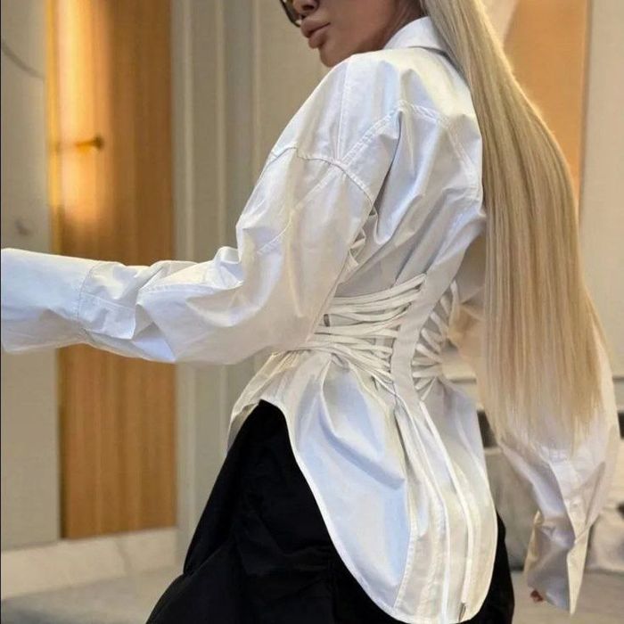 НОВАЯ! Стильная белая рубашка оверсайз с корсетом (шнуровка)