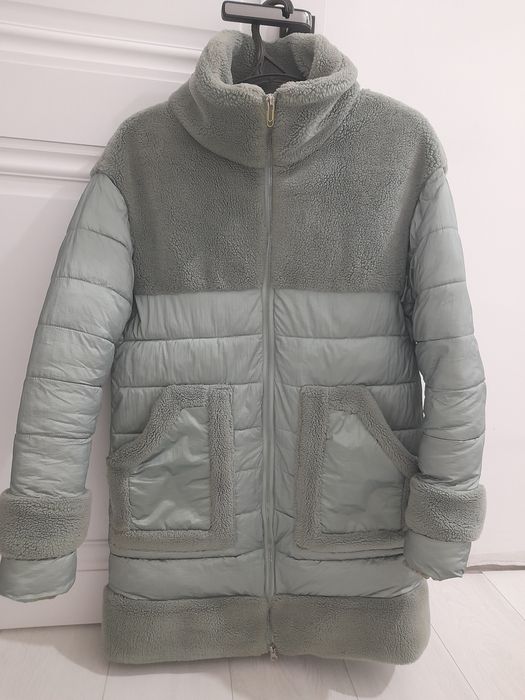 Куртка в отличном состояний