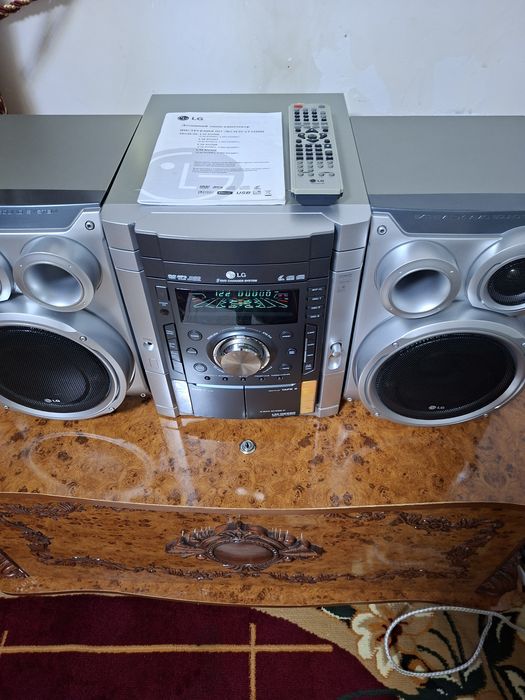 LG muzikalni centr 2000w
