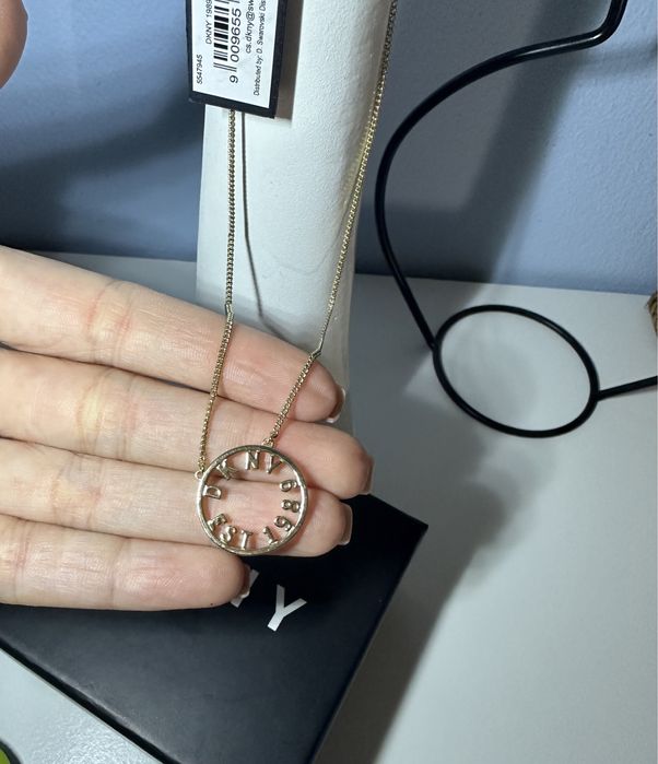 Ново дамско колие DKNY