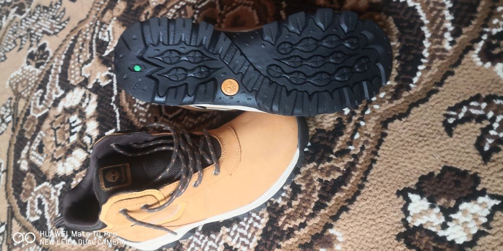 Ghete timberland noi, nu au fost purtați niciodată. Nr 39.