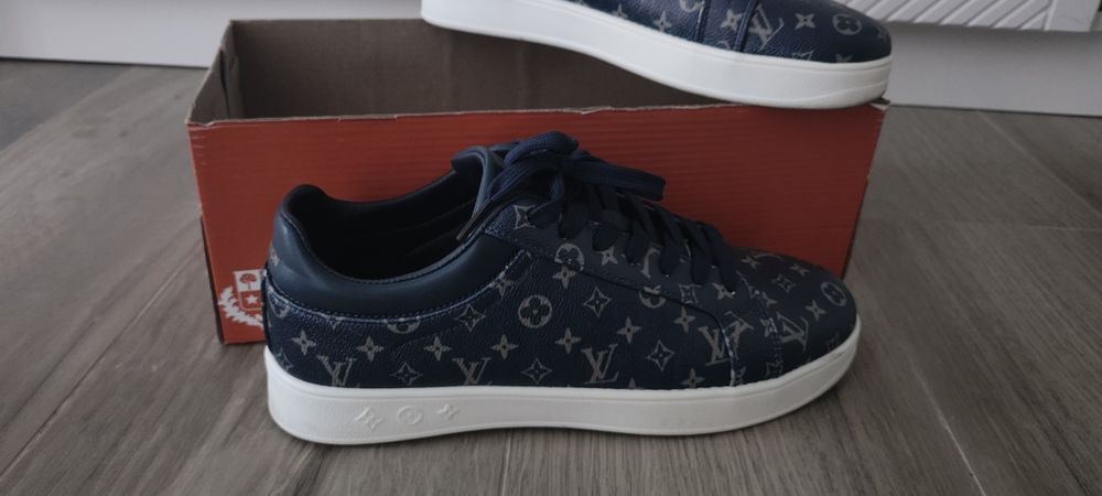 Кроссовки полу классика LV