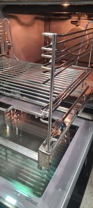 Фурна за вграждане Miele H311e с керамични котлони