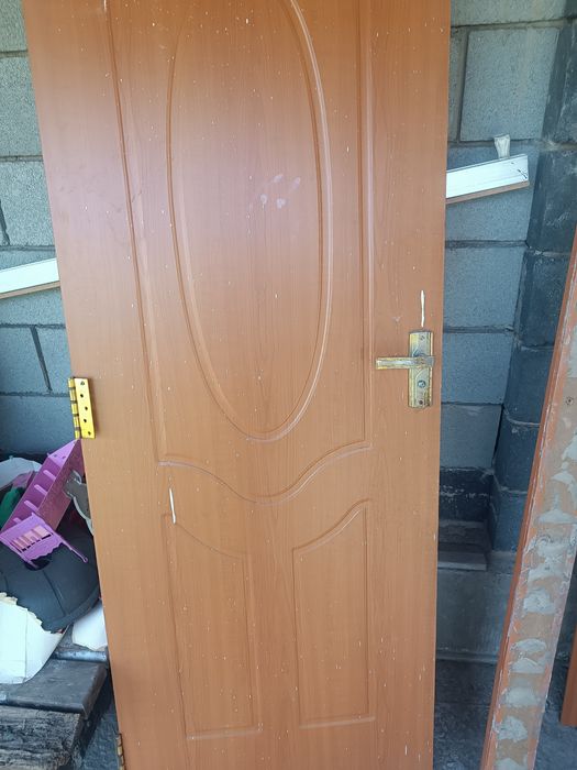 Межкомнатные двери б/у 6 шт