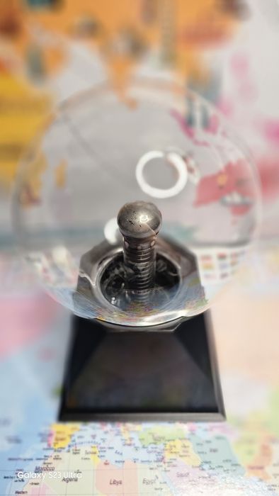 Lampa de plasma aproape noua