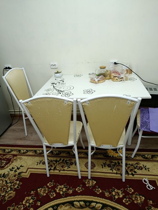 Кухонный стол стулья