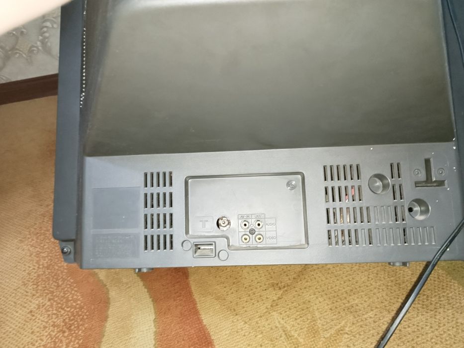 Продам телевизор