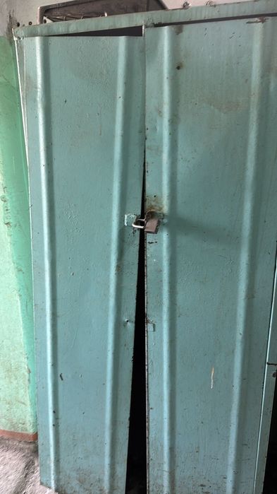 Продам металлические шкафы