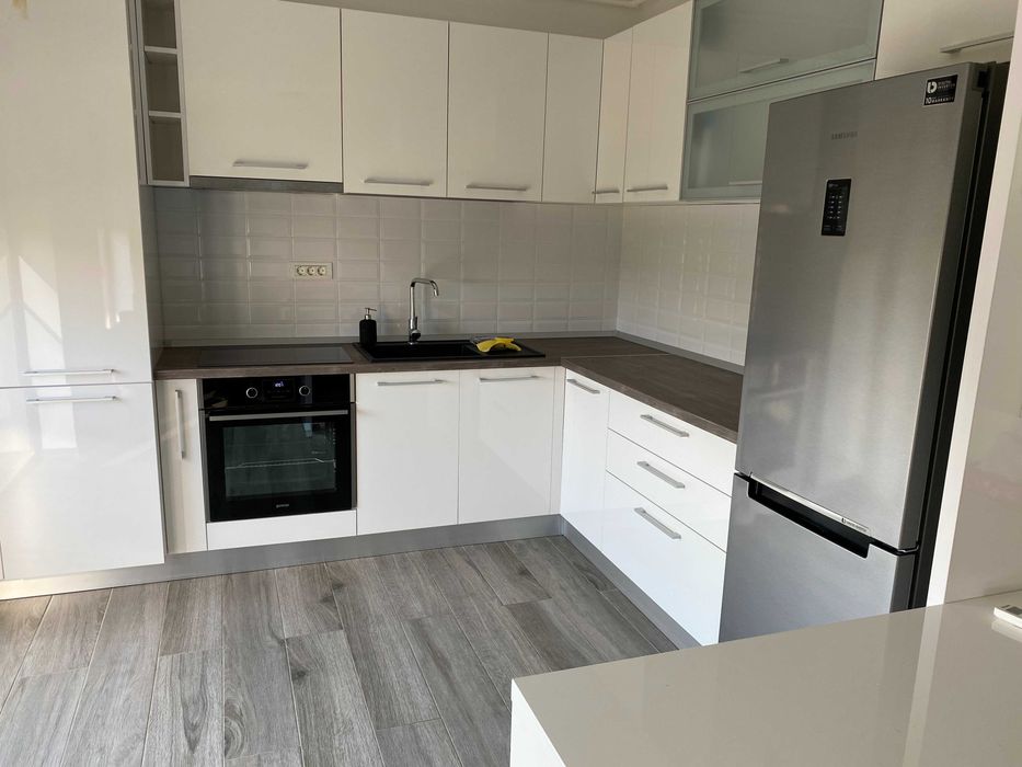 Ofer spre inchiriere apartament 2 cam, Dumbravita, Str. Mures, et. 1, decomandat, balcon mare, zona linistita, langa Profi, disponibil in 15.11.26