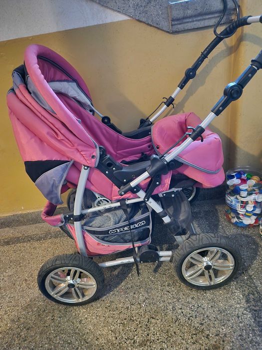 Лека използвана бебешка количка в отлично състояние