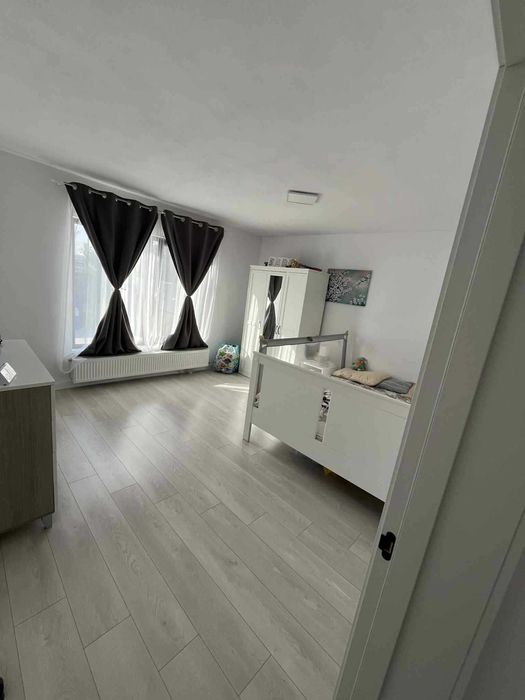 Casa moderna de vanzare, Isalnita,90MP util + 30MP doua terase,curte spatioasa, panouri fotovoltaice