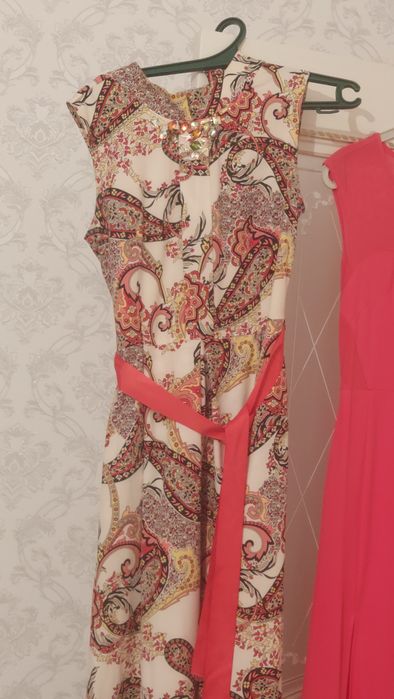 Италия. 500 теңге. Продам  платья дёшево