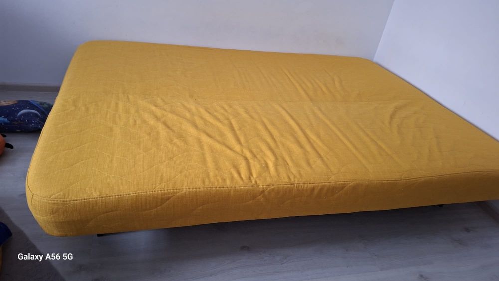 Canapea extensibila Ikeea
