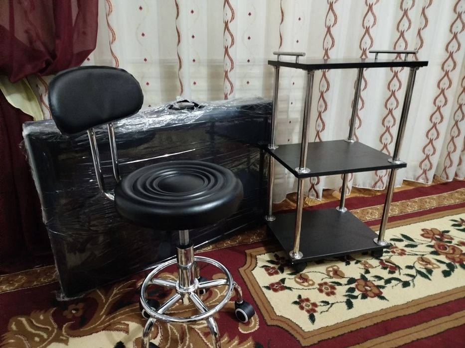 Kushetka etajerka stul