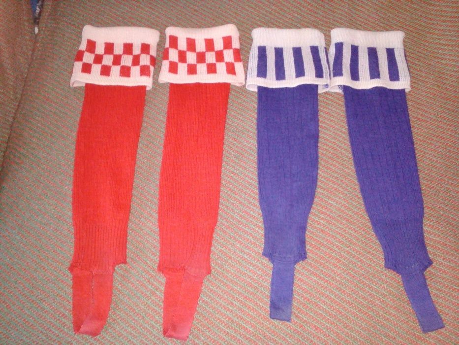 продавам 2 комплекта вълнени футболни чорапи