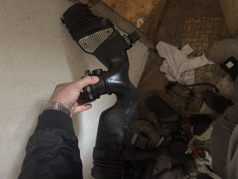 Лястовица за om642