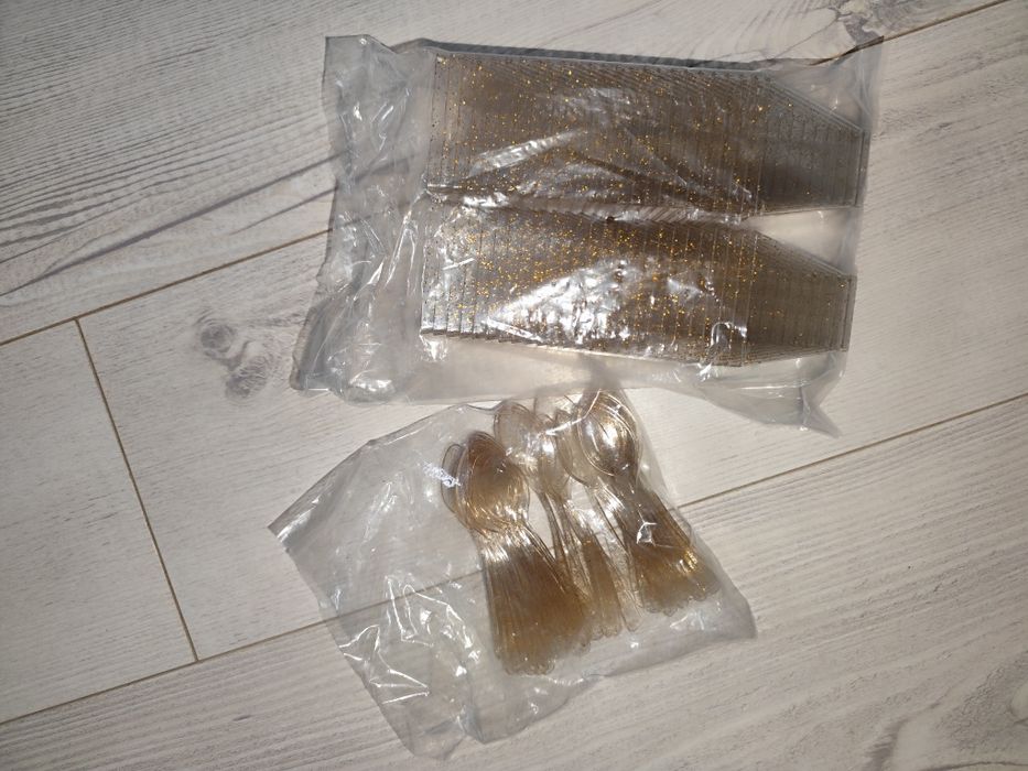 Еднократни десертни чашки с лъжички