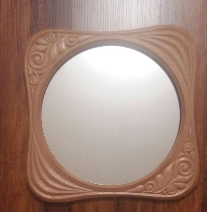 Продается зеркало настенное