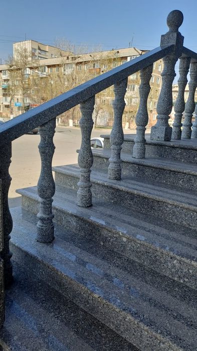 Гранит, Травертин