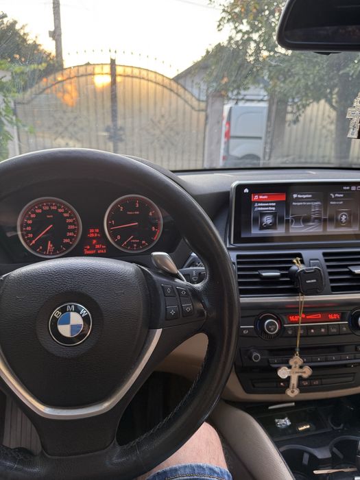 BMW X6 xDrive30d M Paket 235 CP | 2009 Pretul este de 9.000 de euro cel afisat este o eroare !