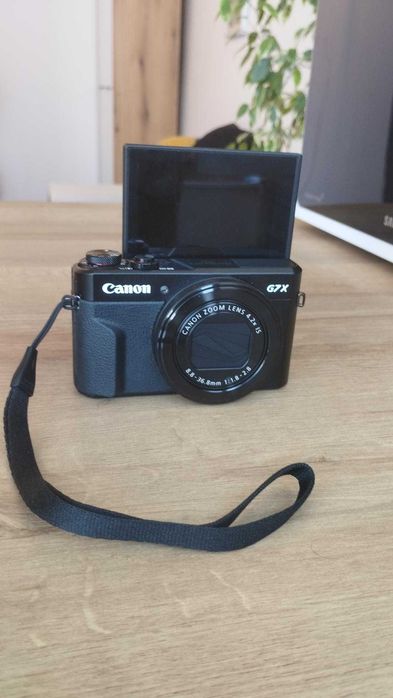 Фотоапарат Canon PowerShot G7 X Mark II, 20.1MP, Black с  калъф