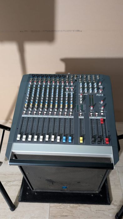 Boxe Elite si mixer Allan & Heath