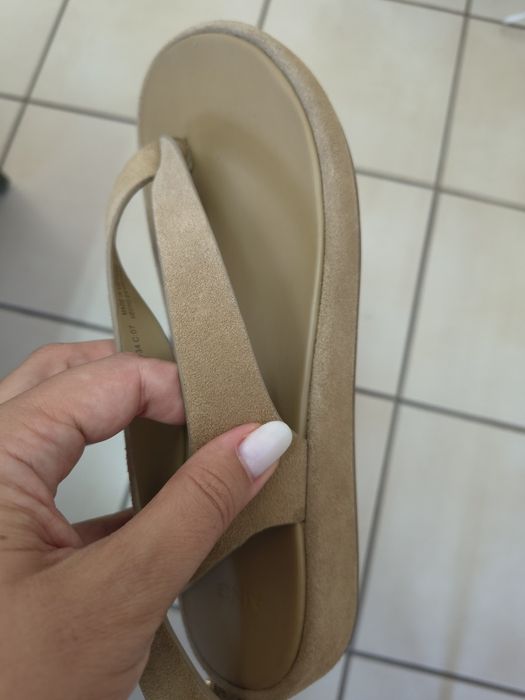 Sandale din piele întoarsă Mango