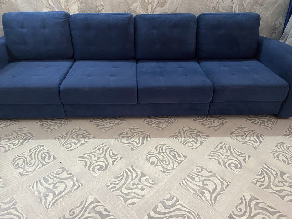 Диван в гостиннкю