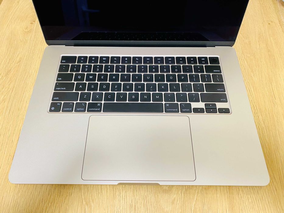 НОВ !!! Apple MacBook Air 15", Apple M3, 8 CPU ядра и 10 GPU ядра, 8GB, 512GB SSD, Starlight, 100% BH — миниатюра 3