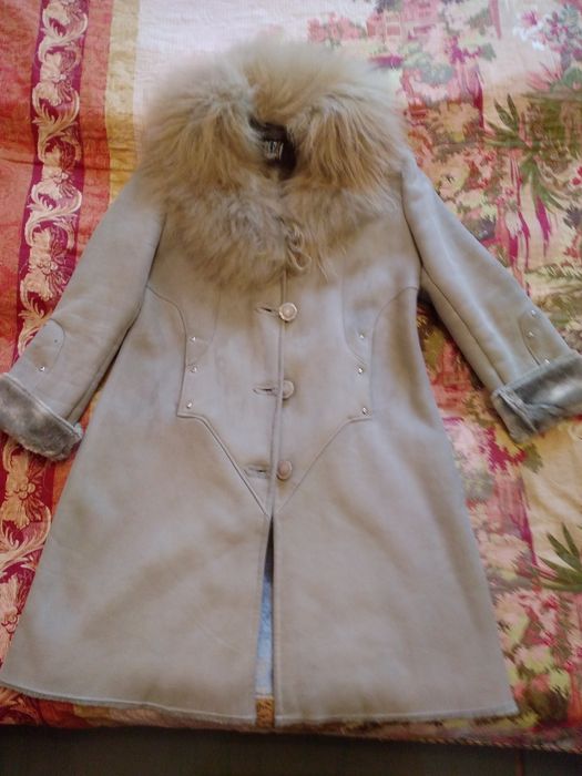 Пальто дублёнка продаётся