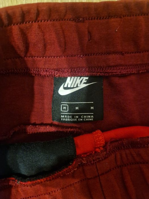 Pantaloni Nike Tech
