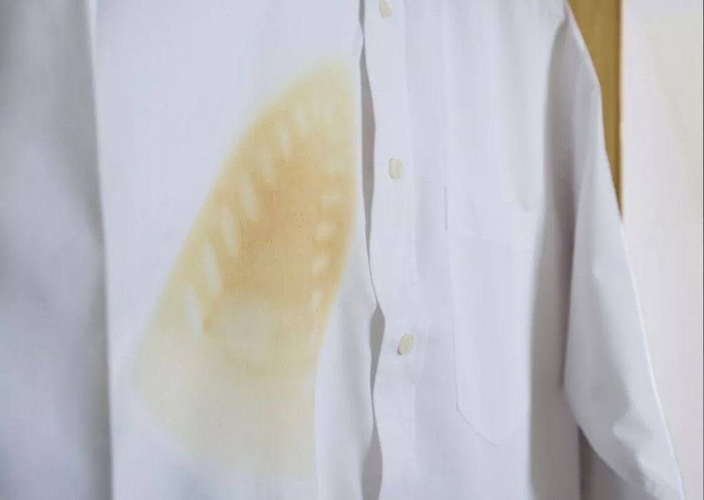 Препарат за почистване на гладещата повърхност на ютии