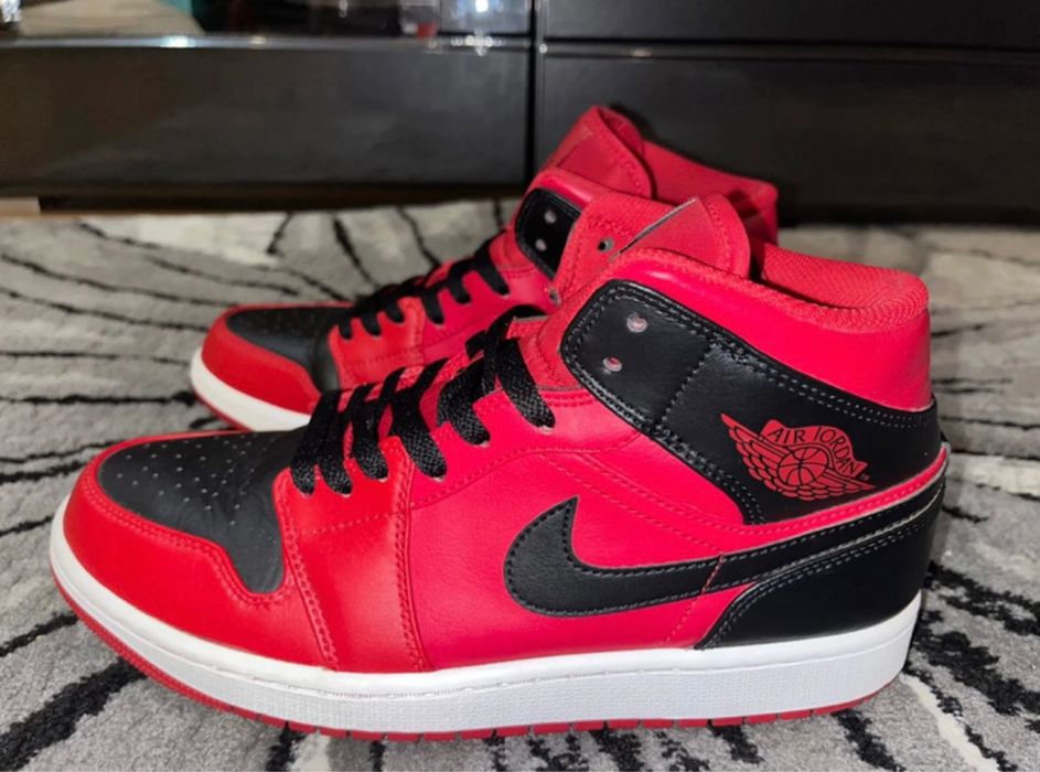 Adidasi AIr Jordan 1 red and black