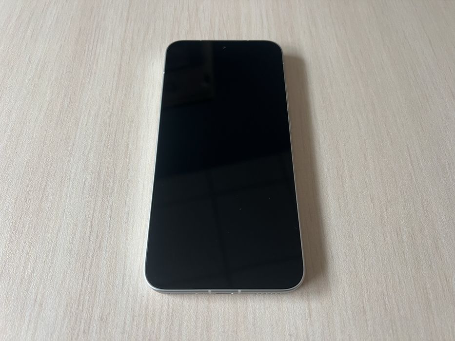 Продавам Xiaomi Poco F7 256/12+4GB
