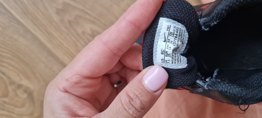 Маратонки Nike 25н