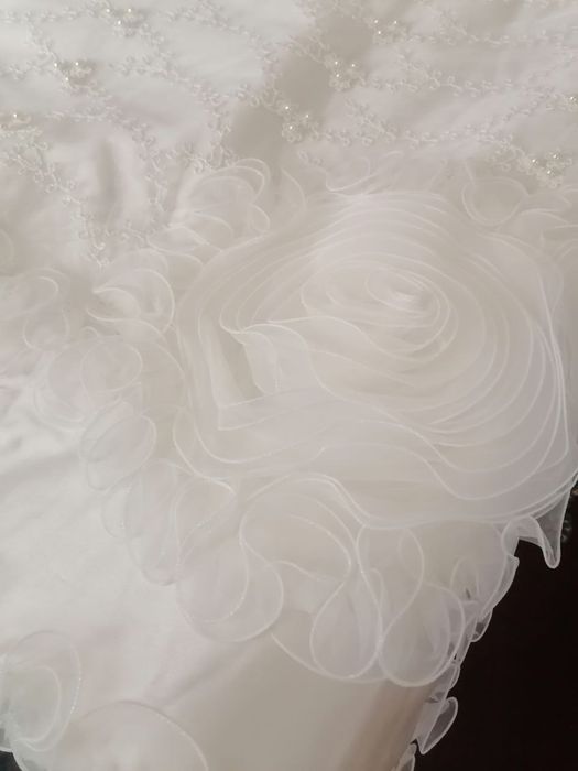 Pokrival upakovkasi bilan