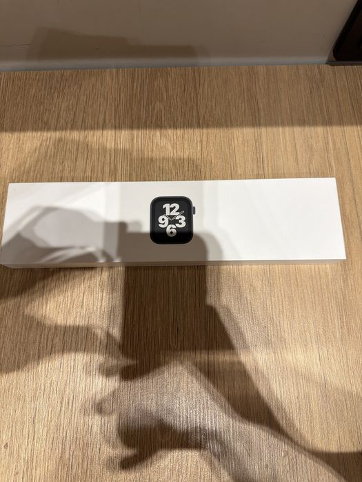Apple watch SE срочно продаю