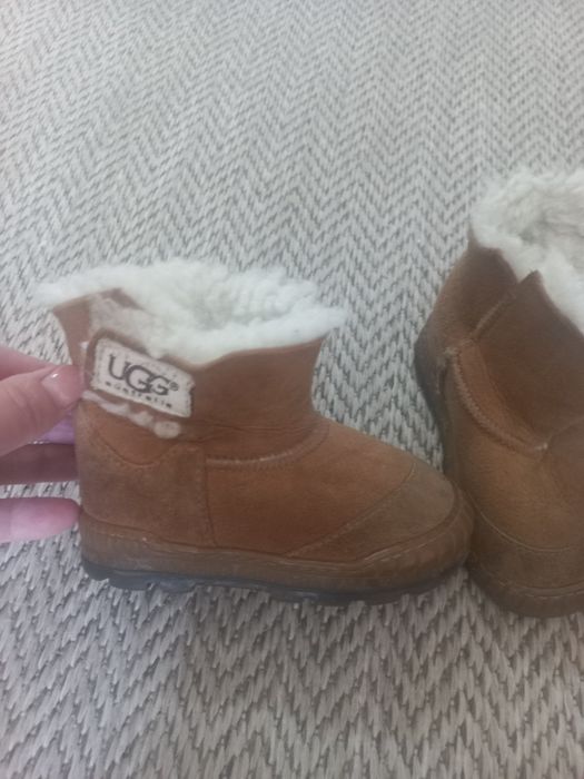 Продам детскую обувь