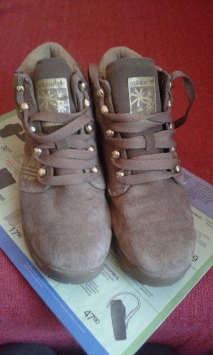 Боти Адидас и ботушки 34 и 35 номер