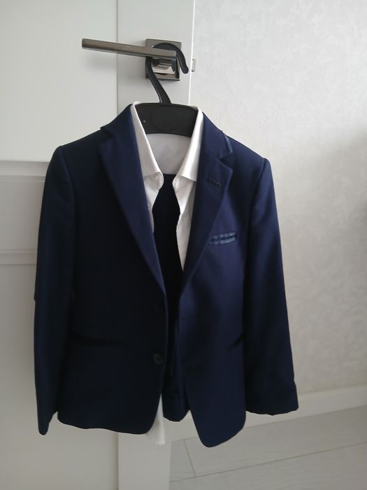 Школьный костюм,