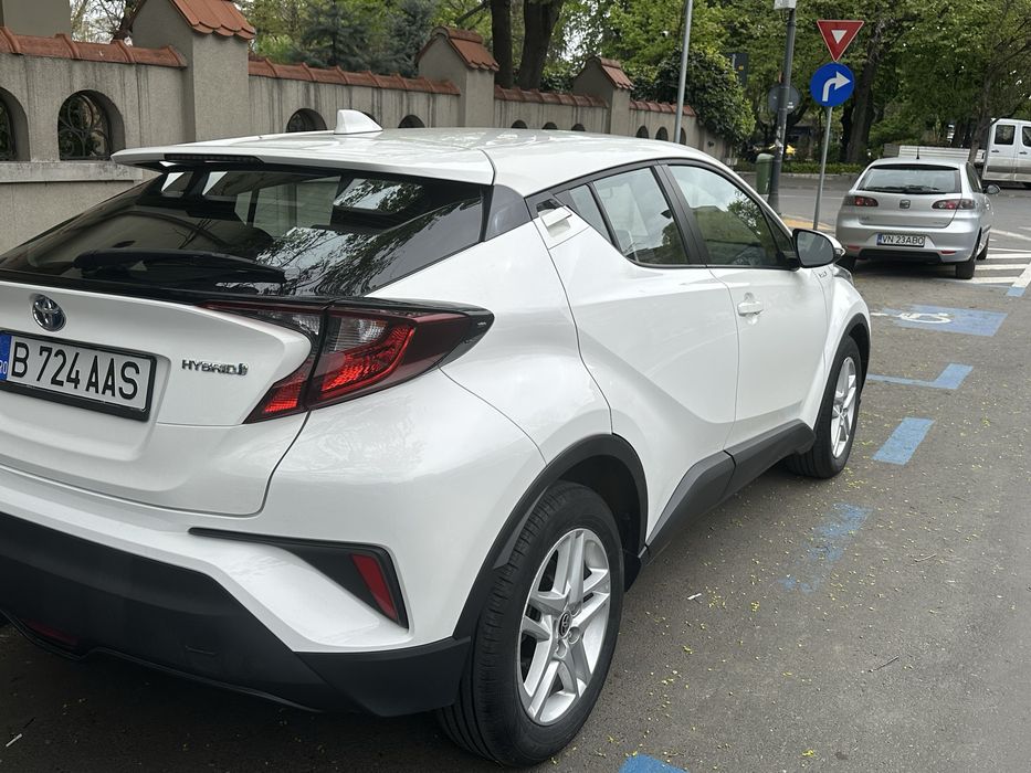 Toyota C-HR CHR hybrid hibrid 1.8