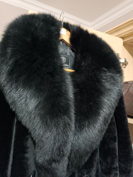 Мутоновая шуба в отличном состоянии