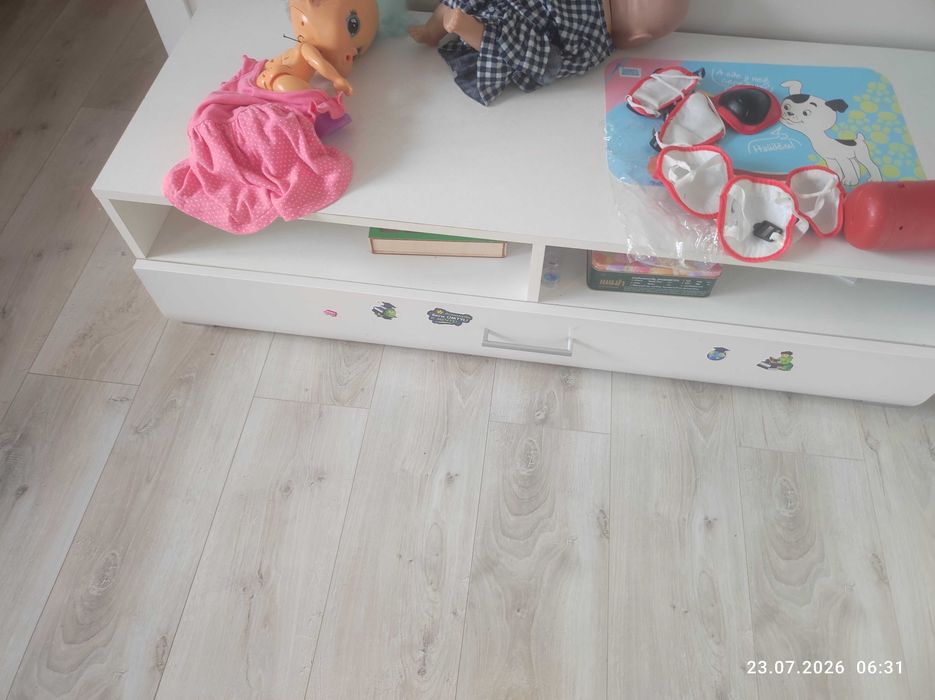 Тумбочки в количестве 2 шт.