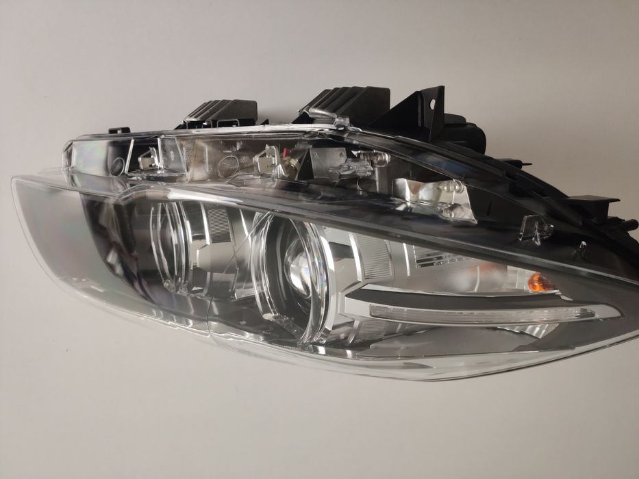 Пълен комплект фарове за BMW F10,F11 LCI BI-XENON FEIS