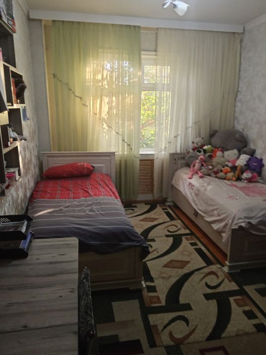 СРОЧНО. Продается 3 комнотная квартира, в яшнобадском раёне